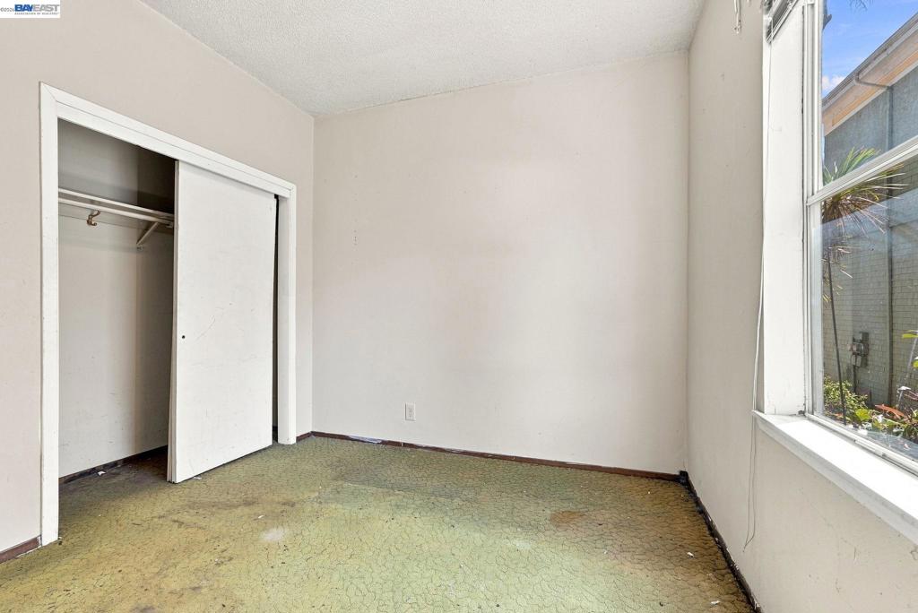 1631 Linden St Property Photo 17