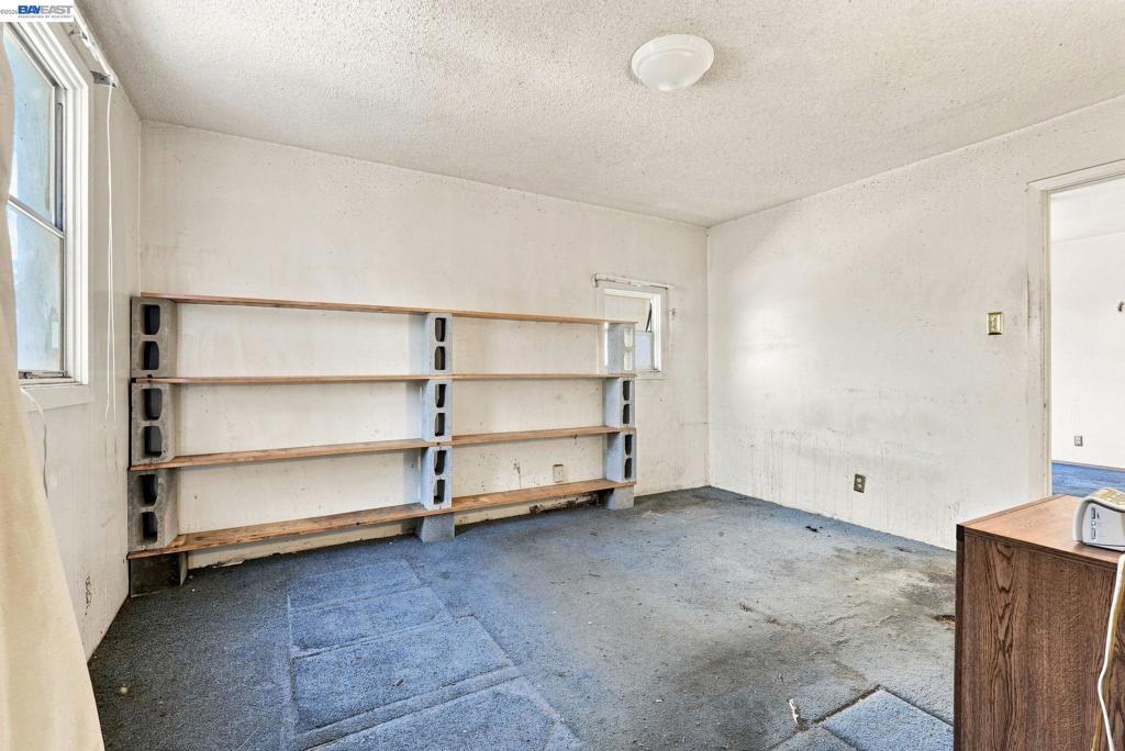 1631 Linden St Property Photo 27