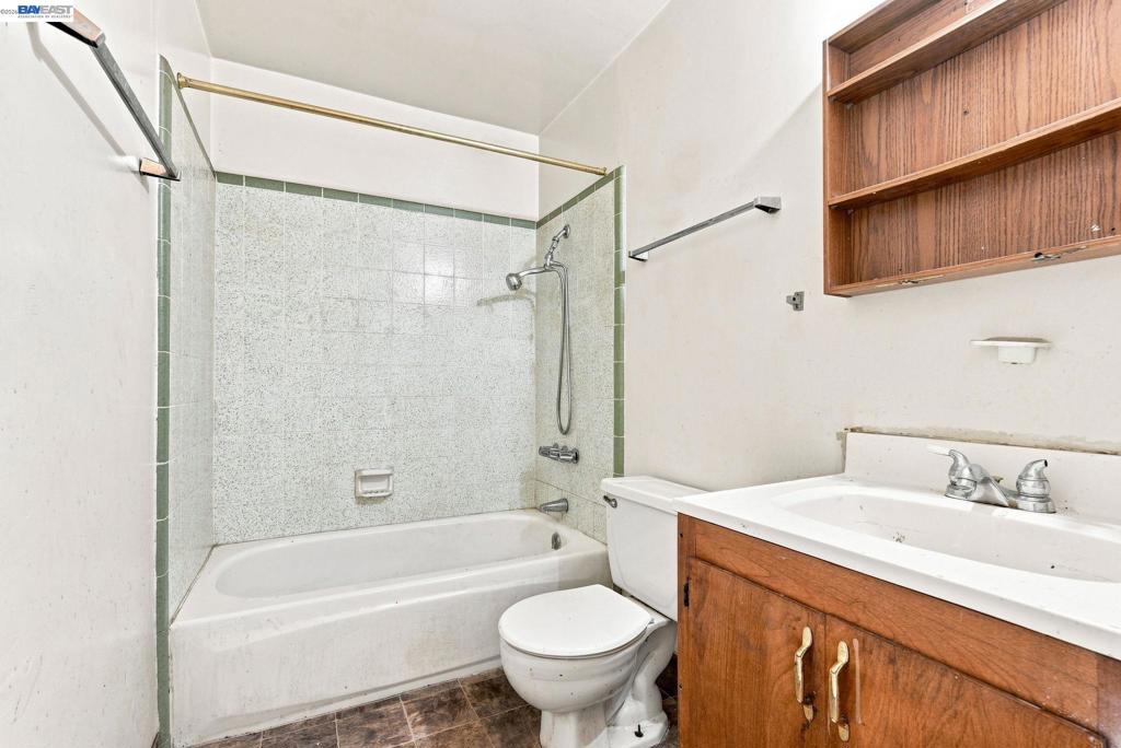 1631 Linden St Property Photo 28
