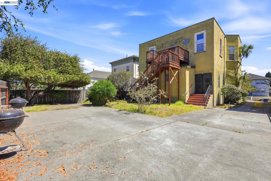 1631 Linden St Property Photo 30