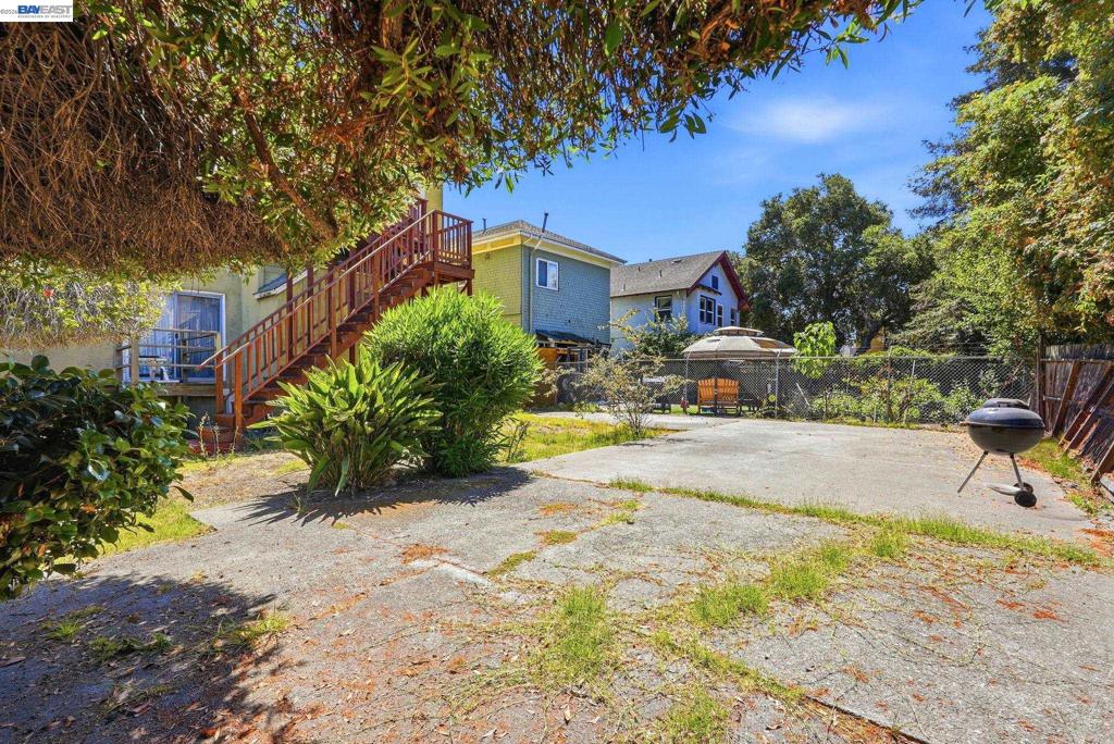 1631 Linden St Property Photo 31