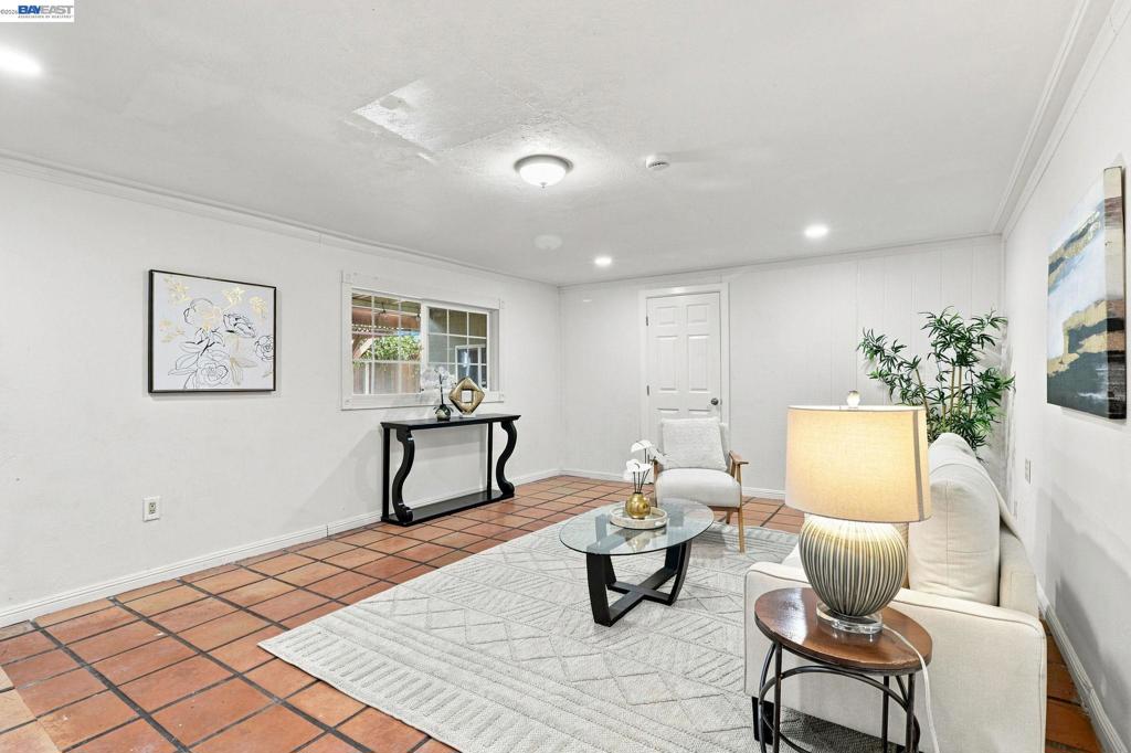824 Moraga Dr Property Photo 24