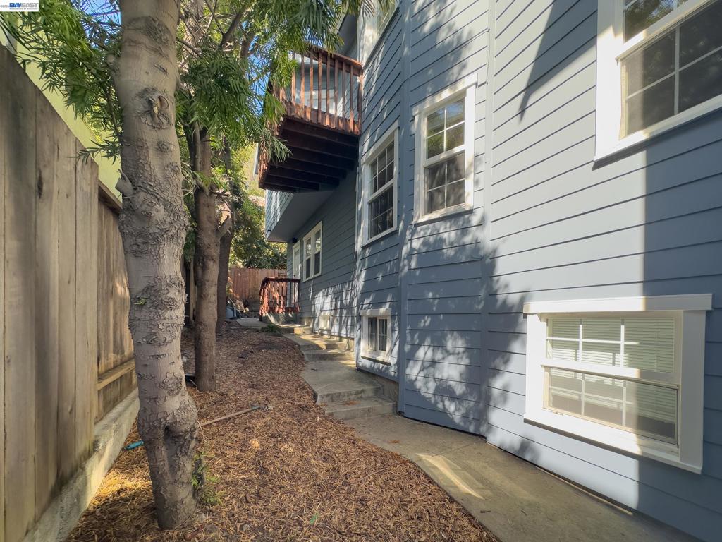 534 Adams St Property Photo 29