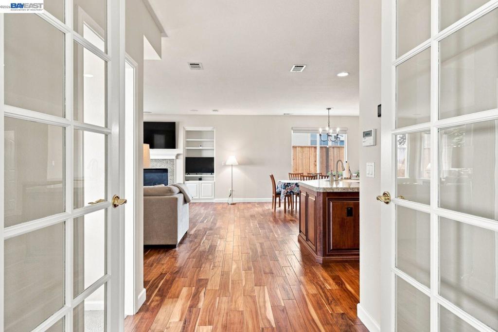 5444 Southwood Way Property Photo 11