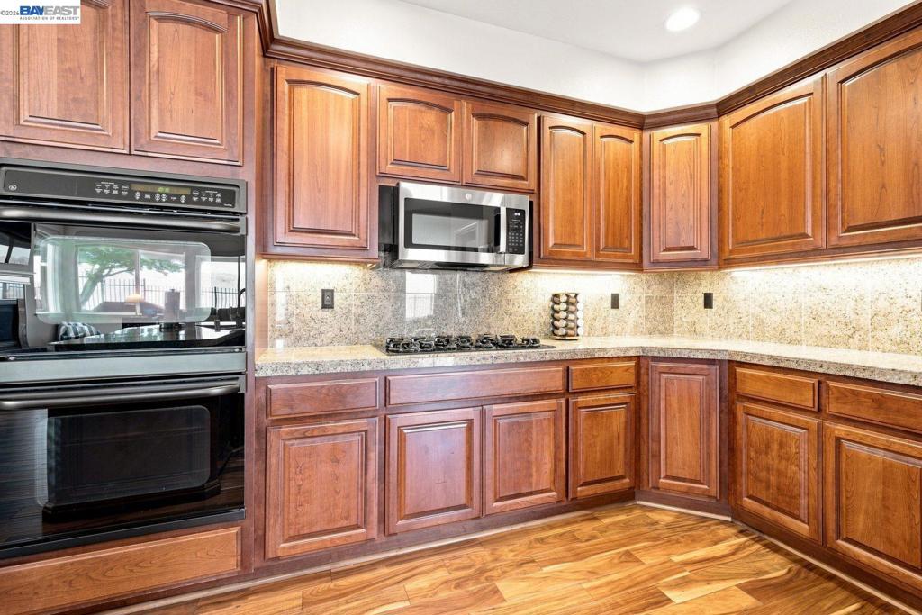 5444 Southwood Way Property Photo 17
