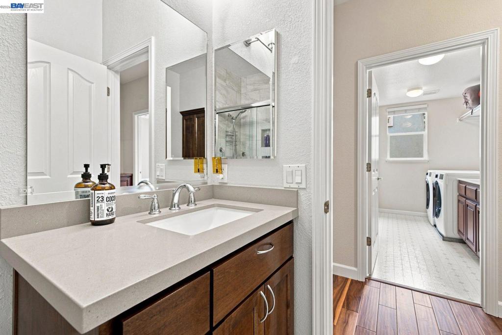 5444 Southwood Way Property Photo 33