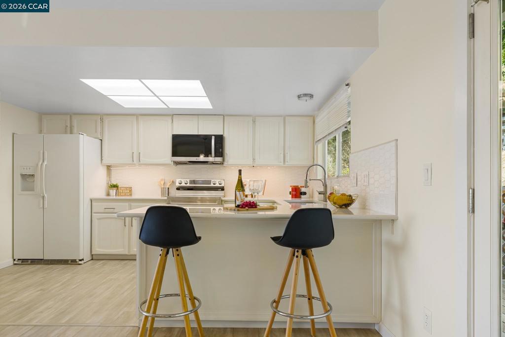 17112 Los Banos St Property Photo 19