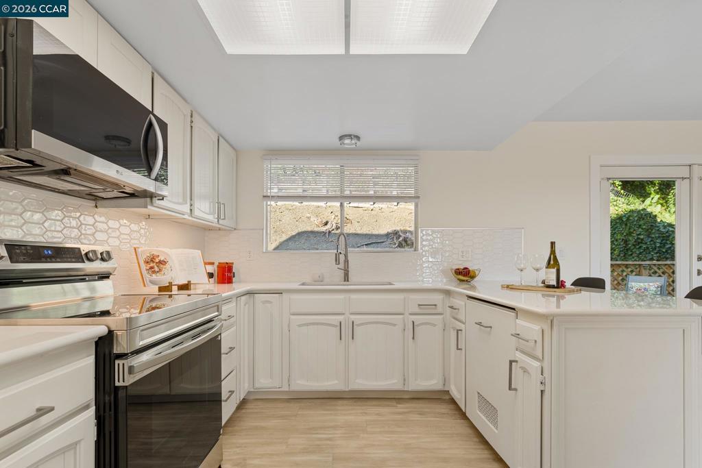 17112 Los Banos St Property Photo 22