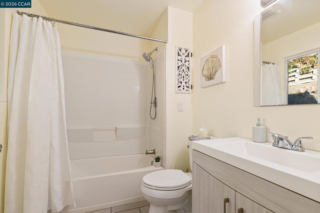 17112 Los Banos St Property Photo 33