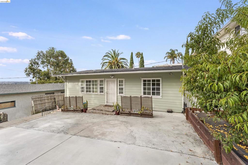 14785 Van Ave Property Photo