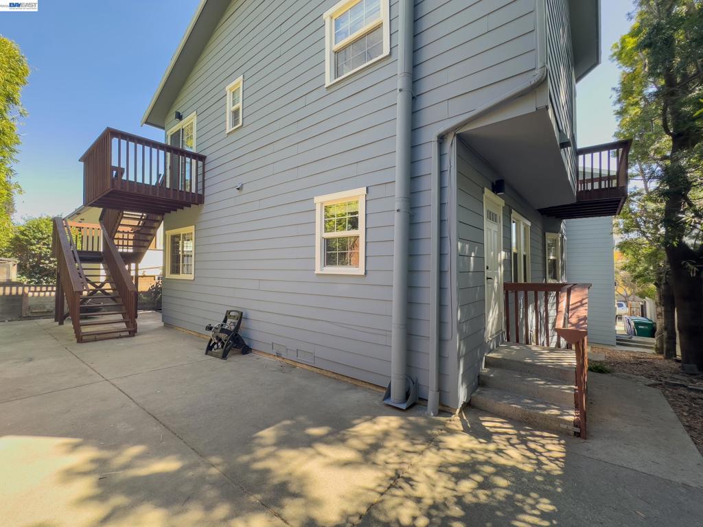 534 Adams St Property Photo 30