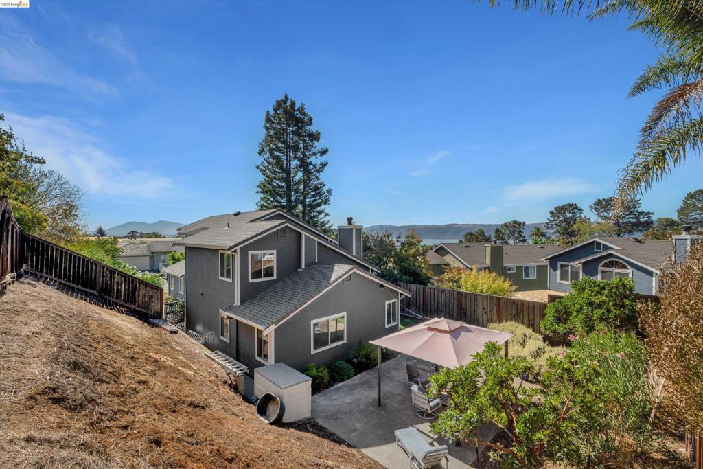 1835 Mountview Ter Property Photo 1