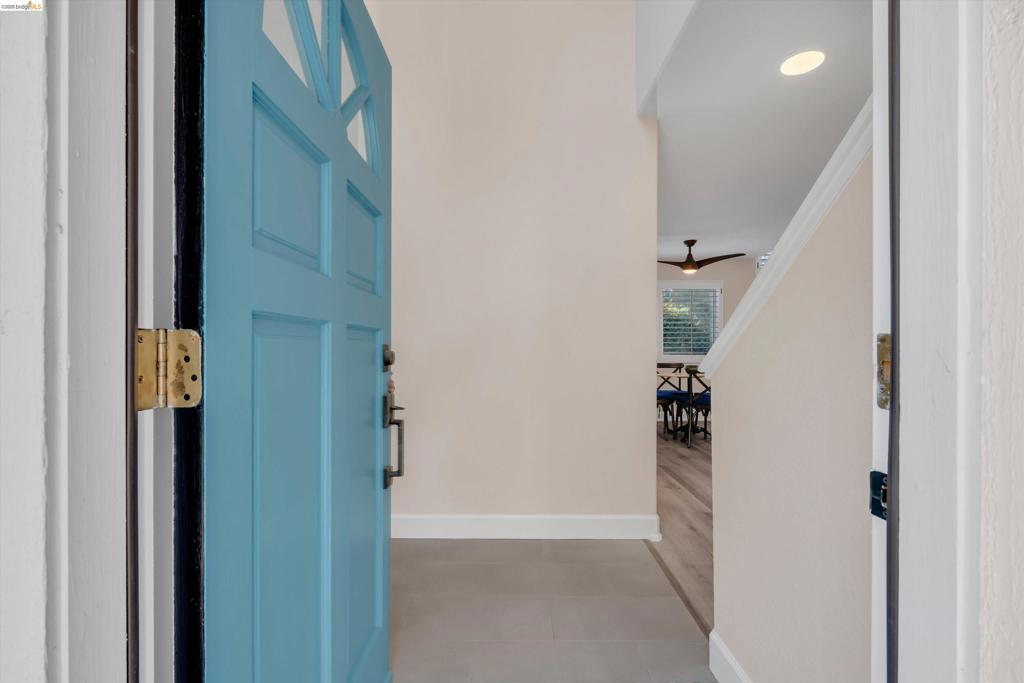 1835 Mountview Ter Property Photo 4