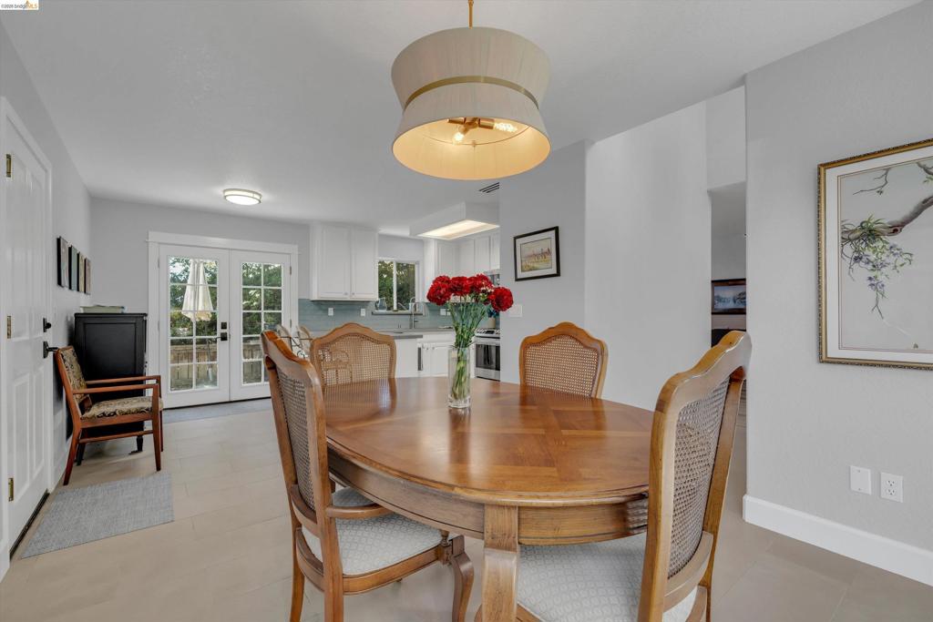1835 Mountview Ter Property Photo 11