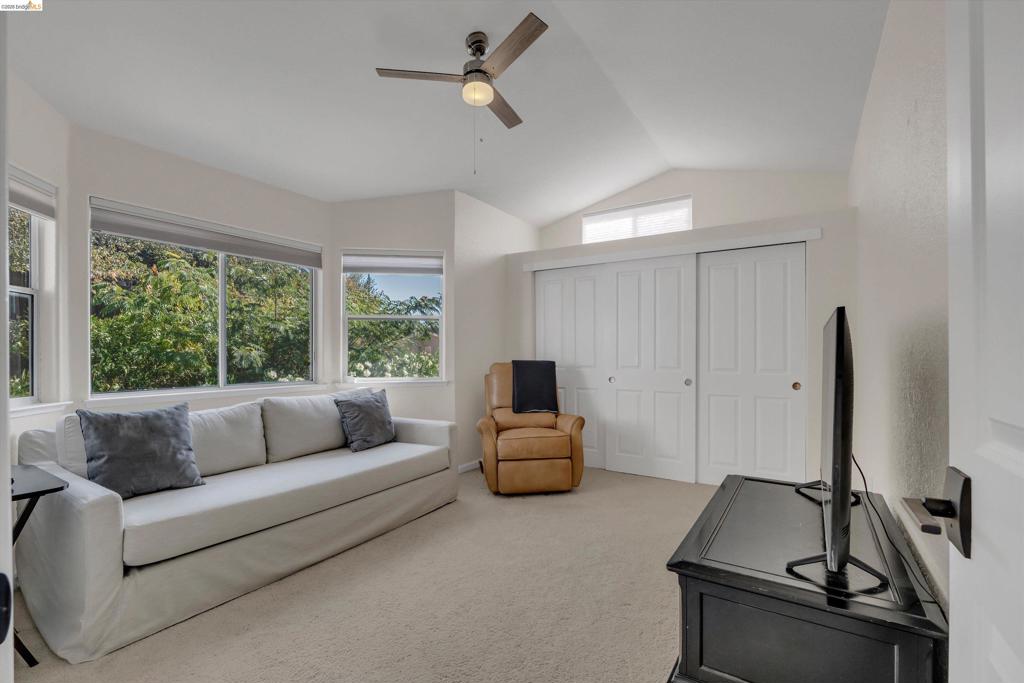 1835 Mountview Ter Property Photo 18