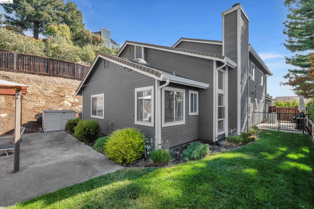 1835 Mountview Ter Property Photo 28