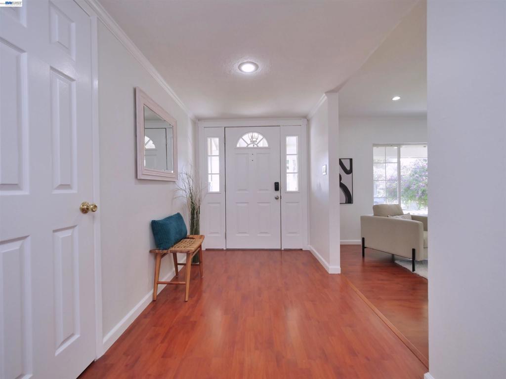 35831 Caxton Pl Property Photo 6