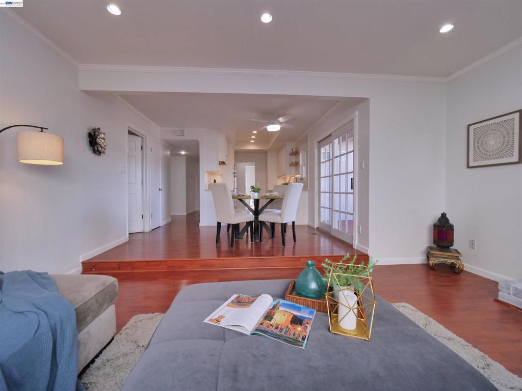 35831 Caxton Pl Property Photo 12