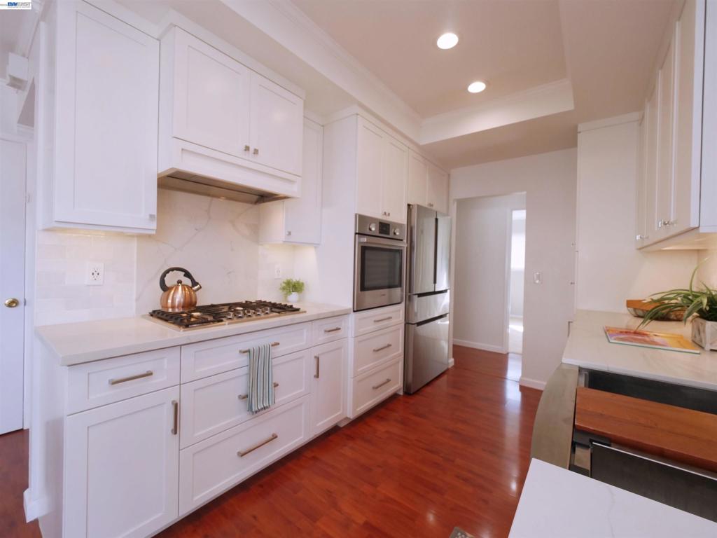 35831 Caxton Pl Property Photo 16