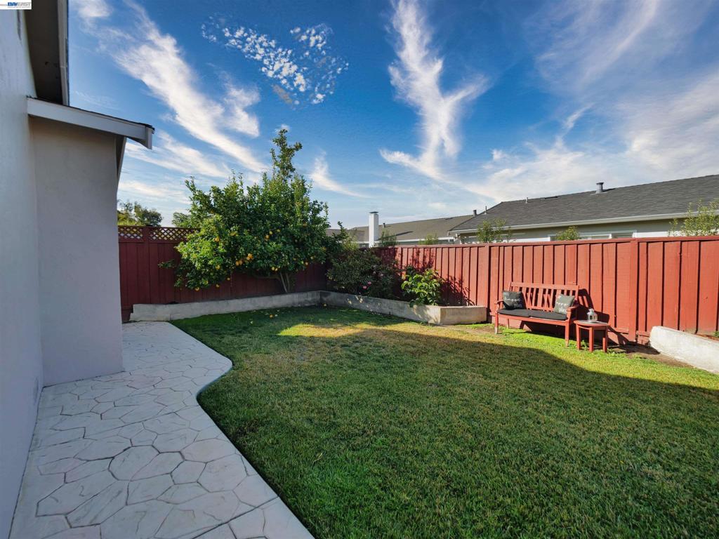 35831 Caxton Pl Property Photo 32