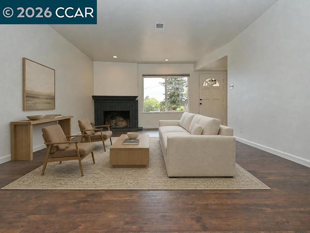 21 Eric Ct Property Photo 6