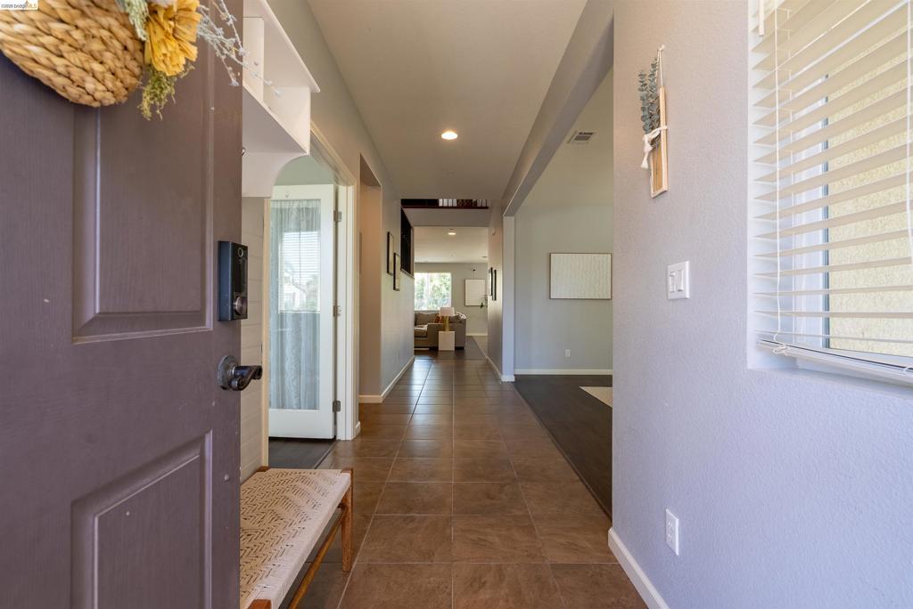 719 Monte Verde Ln Property Photo 8