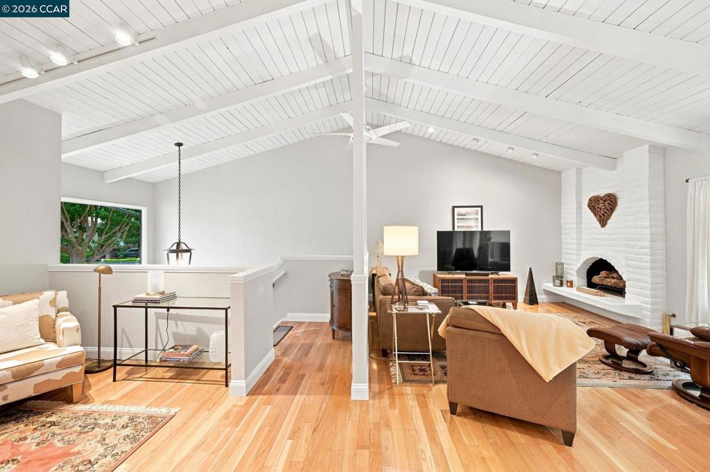 1463 Via Loma Property Photo 3