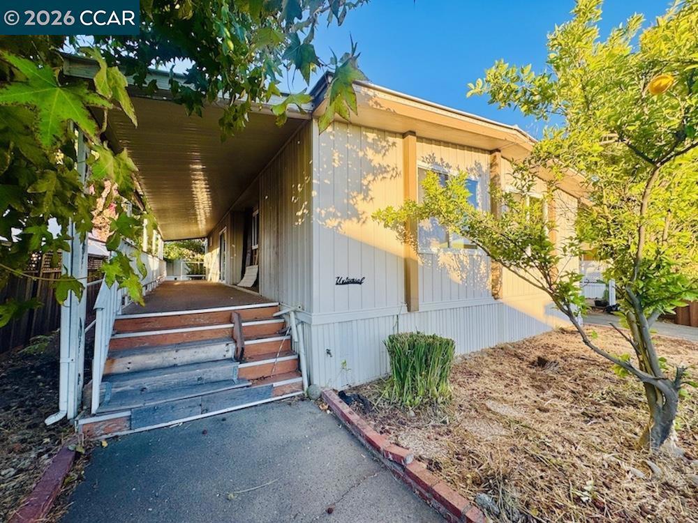 262 Carob Way Property Photo 2