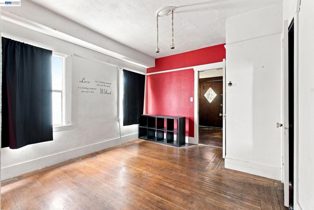 4621 Park Blvd Property Photo 16