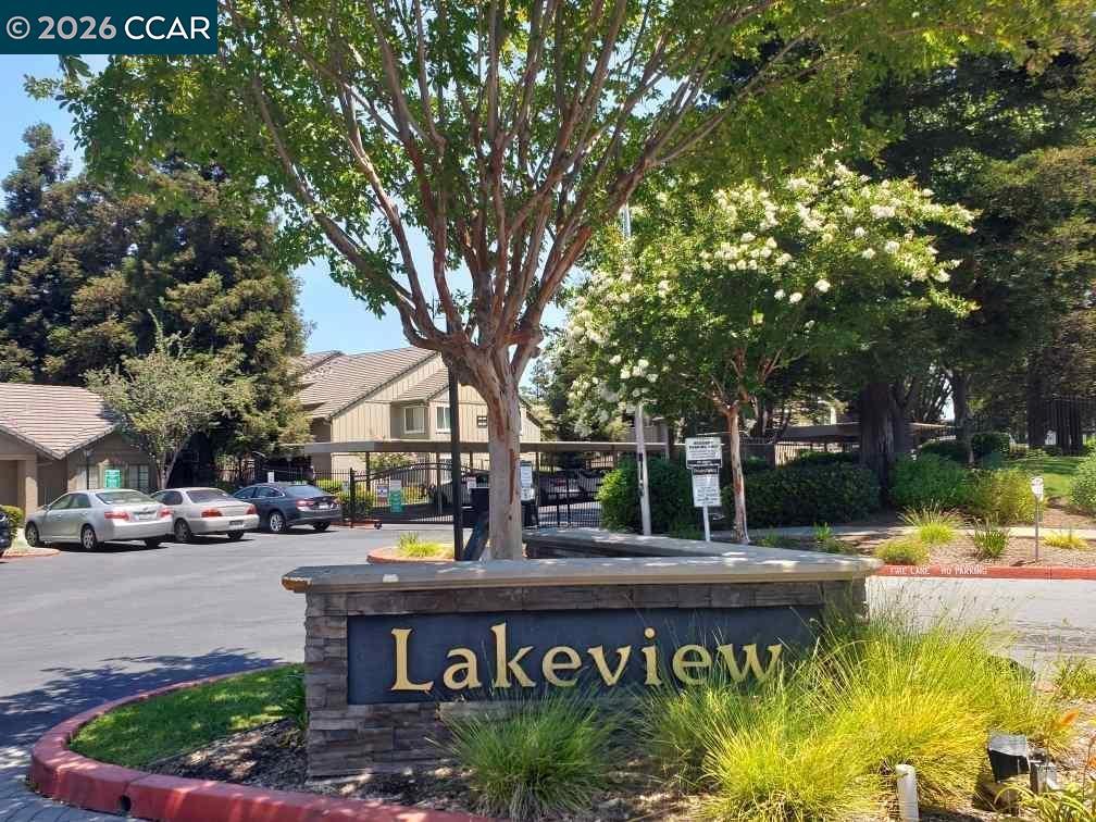2189 Lakeview Property Photo 1