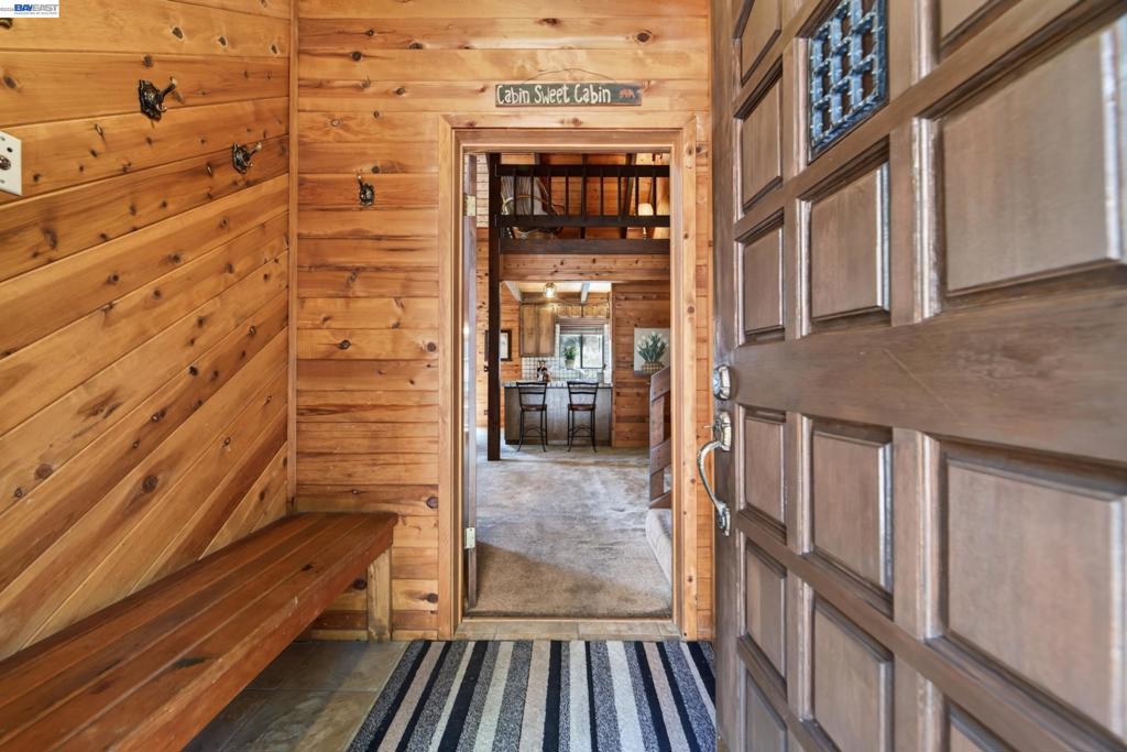 12057 Bennett Flat Rd Property Photo 5