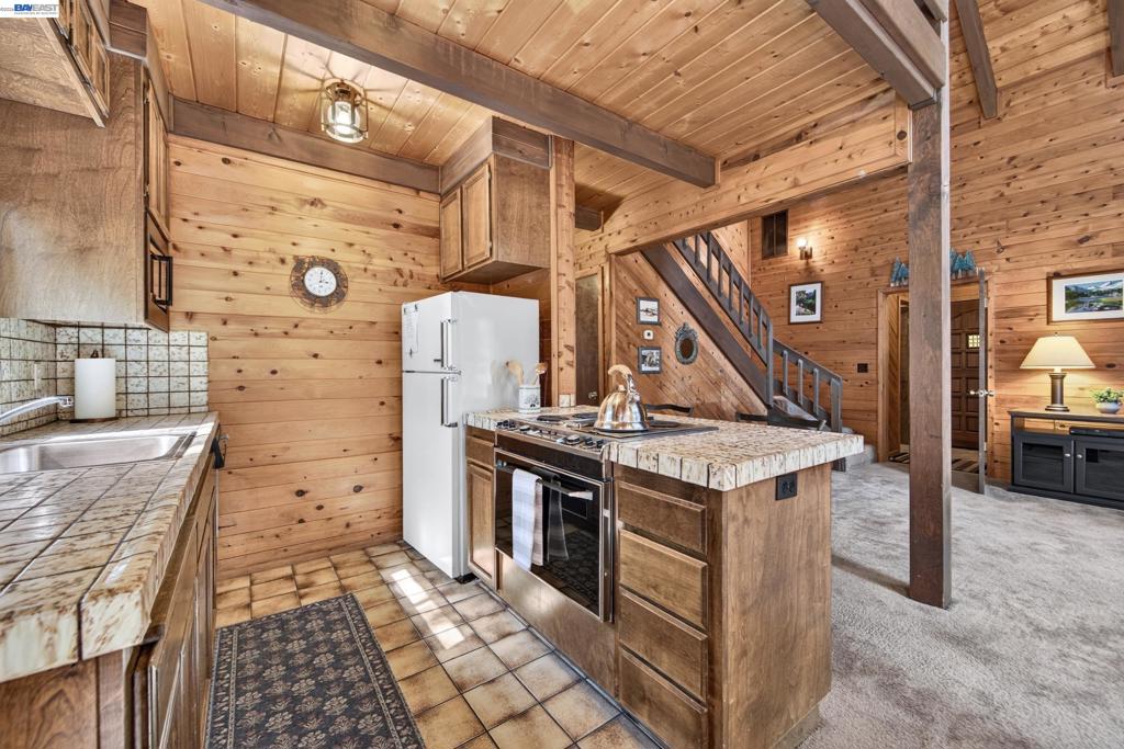 12057 Bennett Flat Rd Property Photo 23