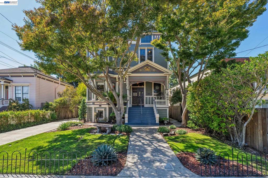 2242 San Antonio Ave Property Photo 1