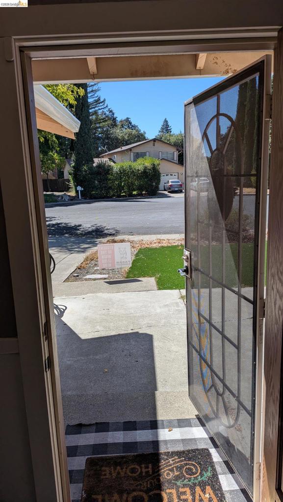 110 Sansome Ct Property Photo 4