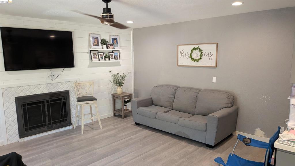 110 Sansome Ct Property Photo 15