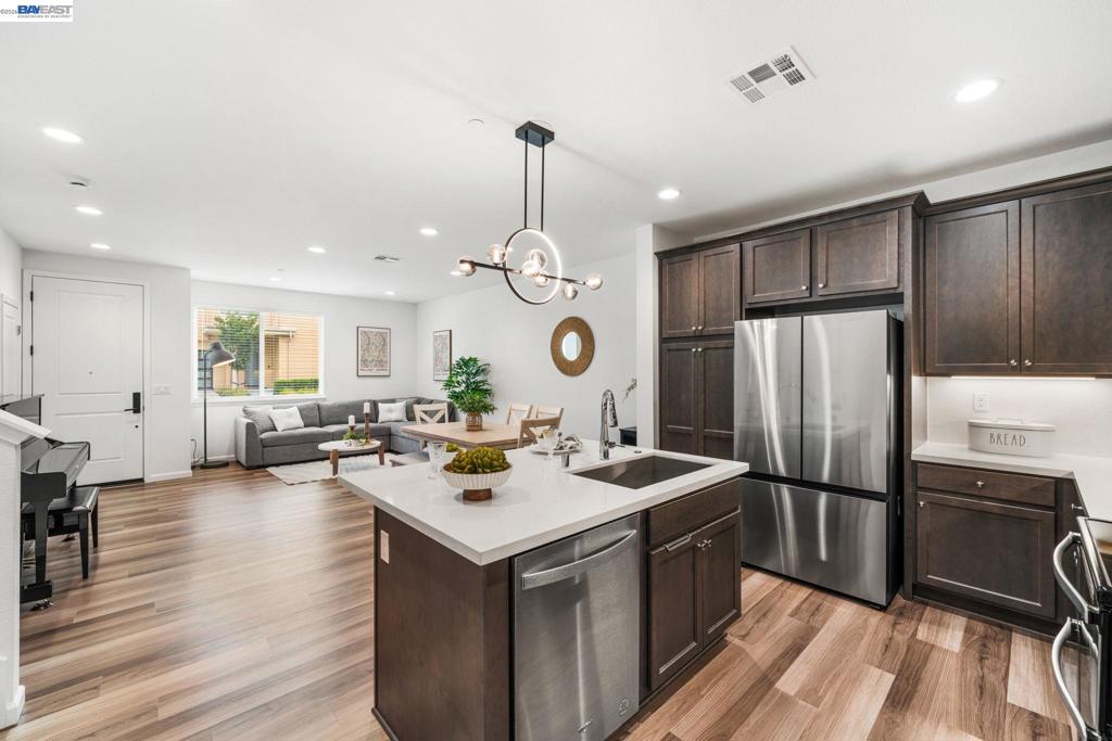 6288 Diamond Way Property Photo 4