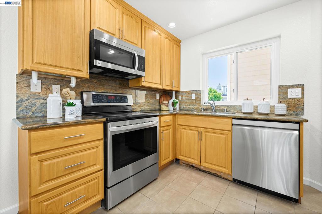 5439 Sunstar Commons Property Photo 14