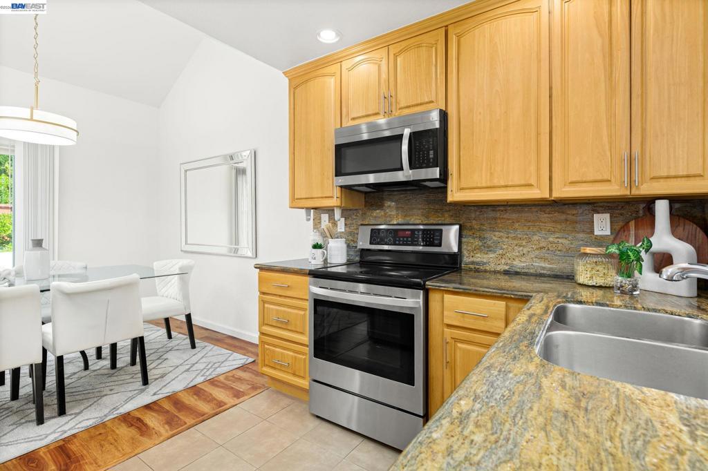 5439 Sunstar Commons Property Photo 17