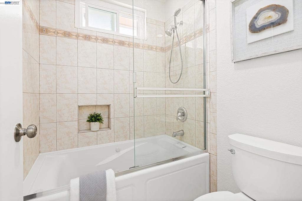 5439 Sunstar Commons Property Photo 27
