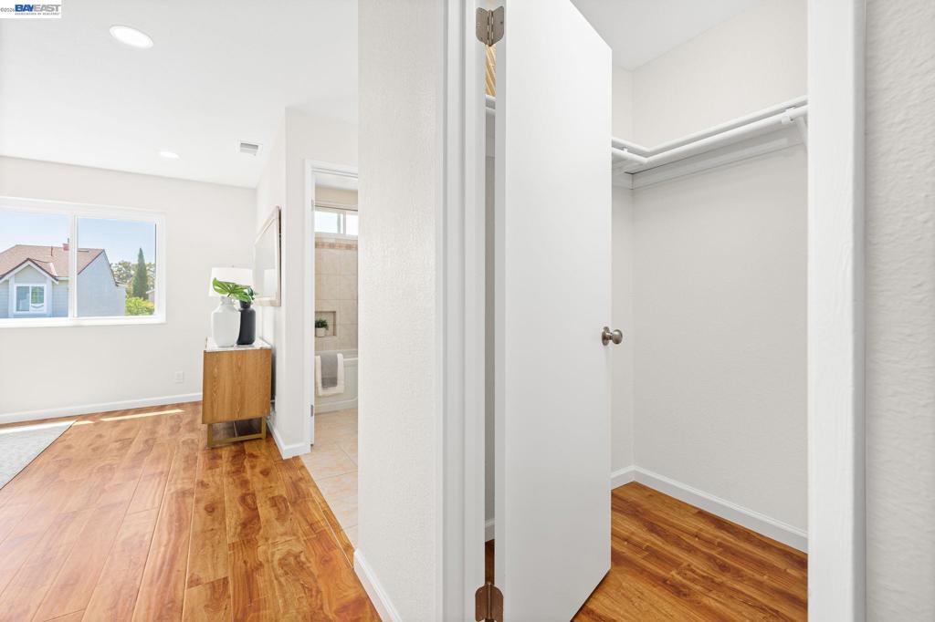 5439 Sunstar Commons Property Photo 28