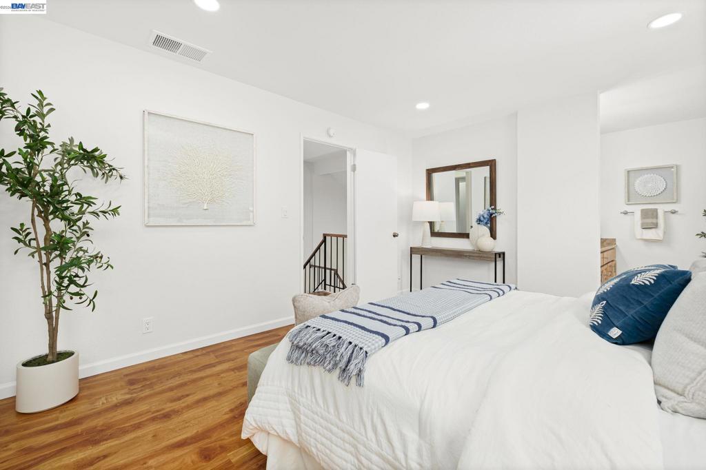 5439 Sunstar Commons Property Photo 31