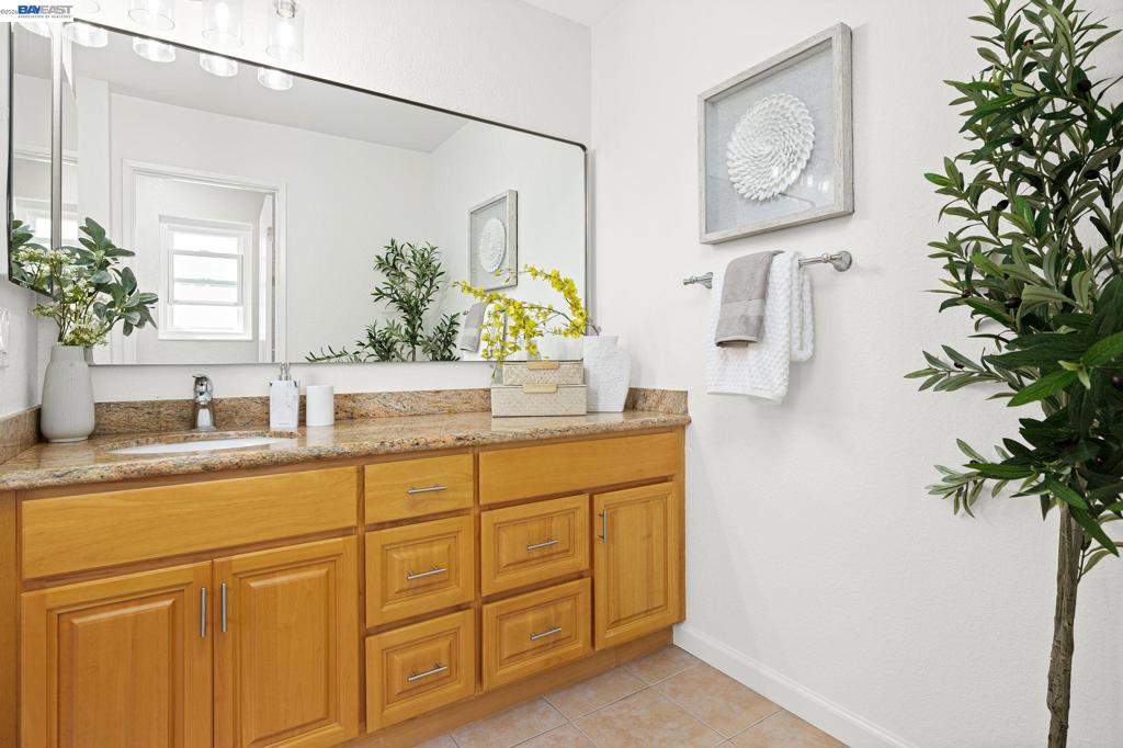 5439 Sunstar Commons Property Photo 33