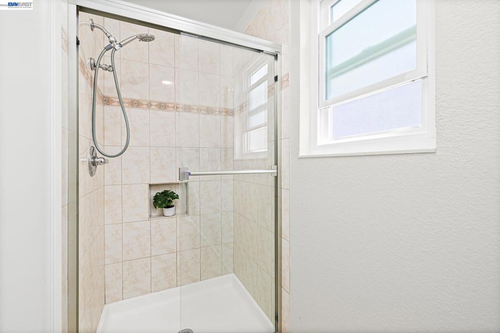 5439 Sunstar Commons Property Photo 36