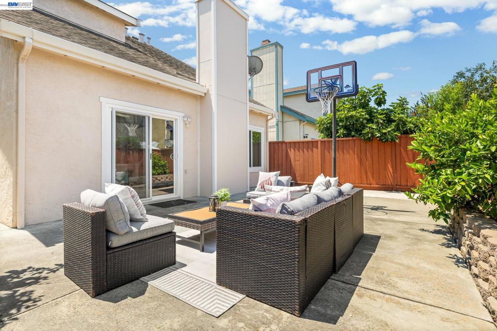 5439 Sunstar Commons Property Photo 40