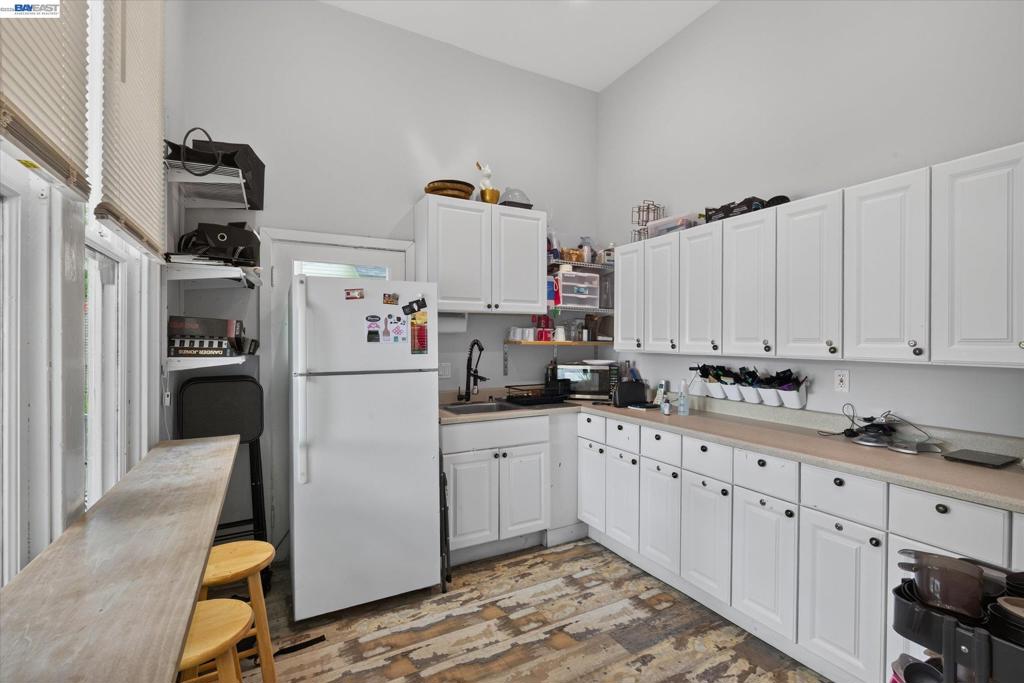 2221 3rd St Property Photo 20
