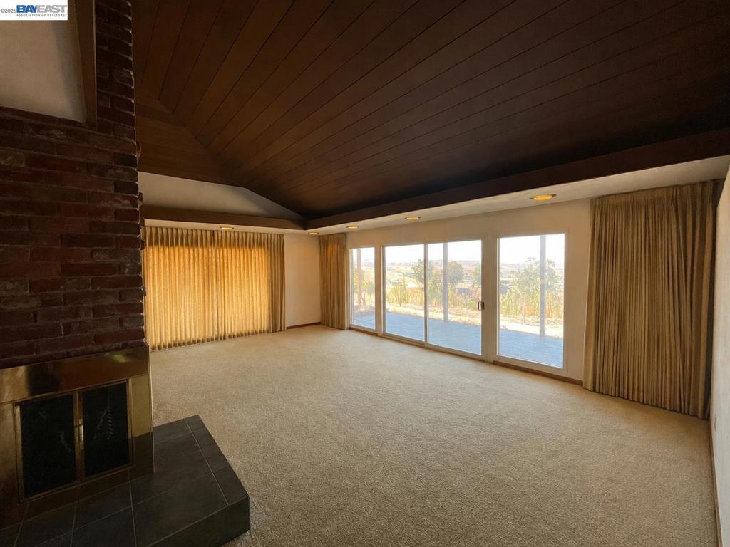 11251 Reuss Rd Property Photo 8