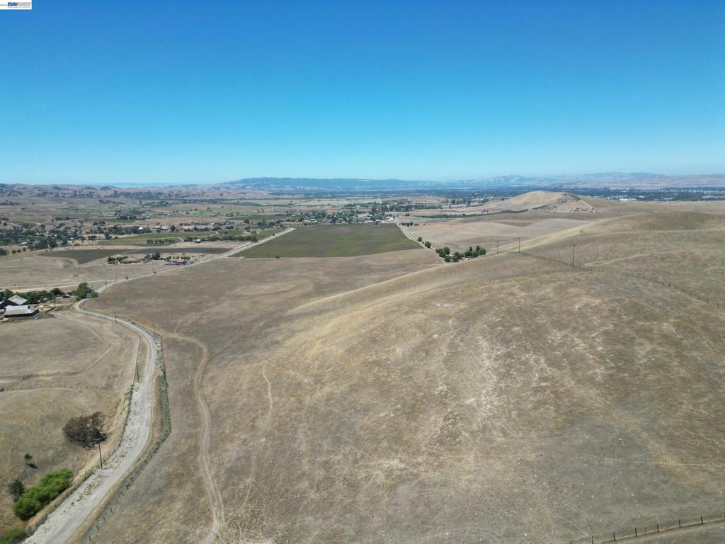 11251 Reuss Rd Property Photo 17