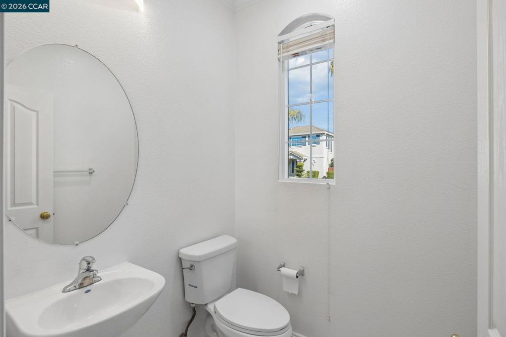 1608 Maxwell Ln Property Photo 23