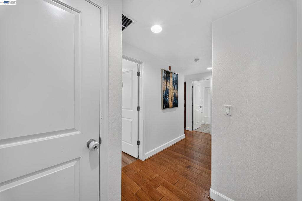 1656 Lee Way Property Photo 23