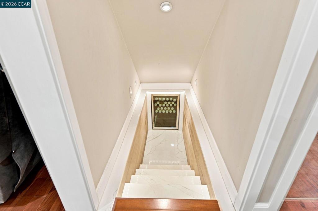 4074 Hamlet Ct Property Photo 17